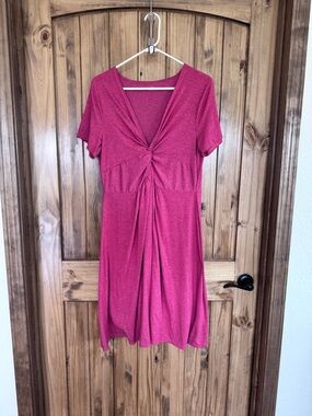 Knot Front V-Neck Short Sleeve Dress in Raspberry
